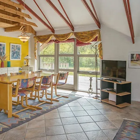 8 Person In Norre Nebel